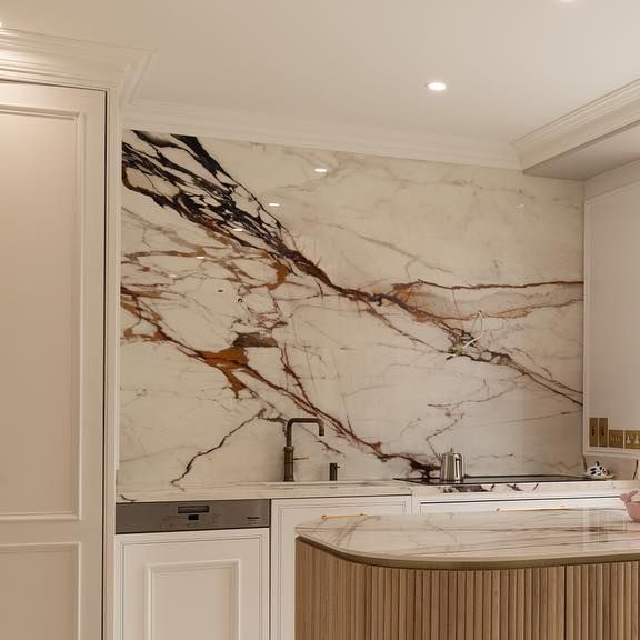Carrara white-250624-1
